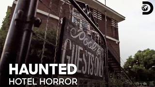 A Ghostly Presence Makes Itself Known | Ghost Adventures S10 E13 | Discovery Channel India