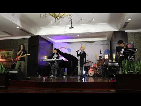 Dion Sub Yakto Ft. Margie Segers - The Papandayan Jazz Fest 2018