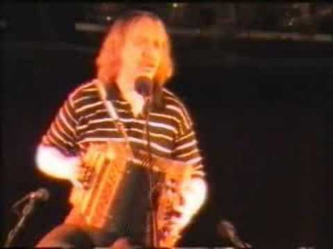 ????7/10 Nohavica V malym domku Zásnuby Propijeme naší babce...