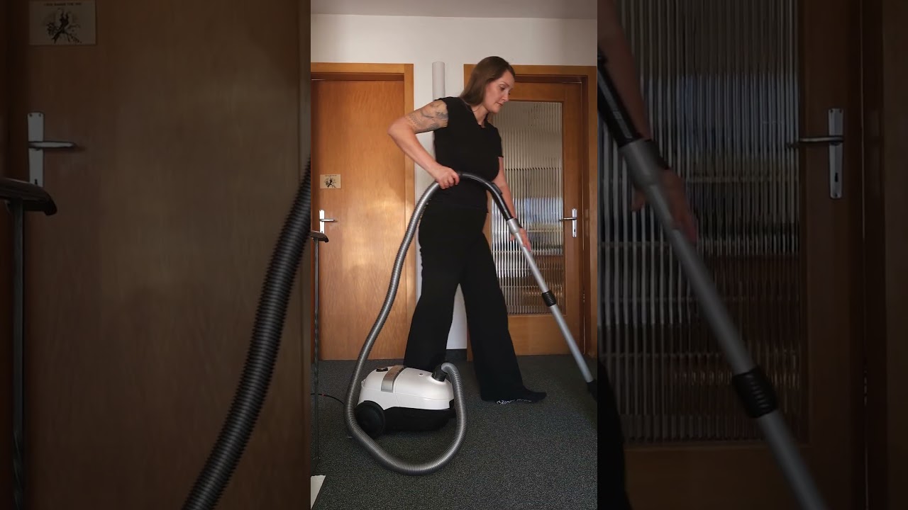 Trisa Bodenstaubsauger Comfort Clean T3788 Schwarz/Violett