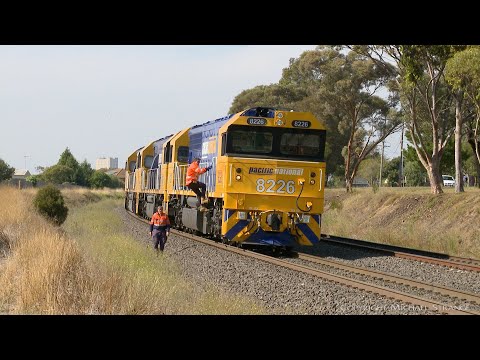 Pacific National 82 Class Locomotives (14/4/2022) - PoathTV Trains & Railways