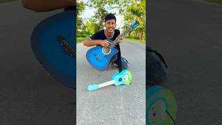 Download lagu Gitar Mini VS Gitar Akustik Basswood mp3