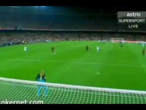 Victor Valdes unable to handle poor back passing