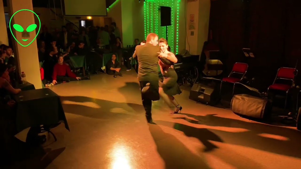 Cristina Sosa y Daniel Nacuccio - En Juernes Milonga - (1/2)
