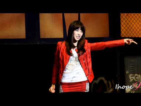 SNSD 120118 Tiffany Fame Curtaincall (6th)