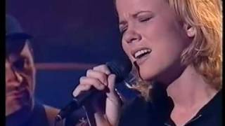 Ilse DeLange - Schiet vol tijdens All The Answers (volledig)