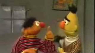 Sesame Street - Ernie&#39;s Rhyming Game