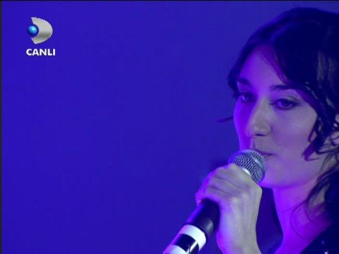 BEYAZ SHOW RAFET EL ROMAN-  SINEM DUET