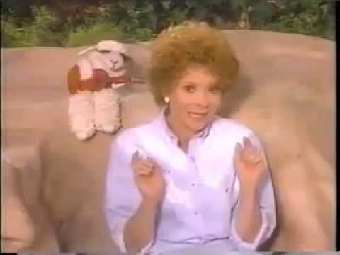 Lamb Chop's Action Songs - 10.) Everybody Knows a Dog Goes Quack