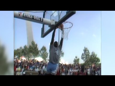 July 4, 1986: Michael Jordan and Dominique Wilkins put on a dunk show under the St. Louis Arch