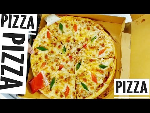 perfect pizza at home || Domino's Chess  pizza - (HOW IT'S MADE)