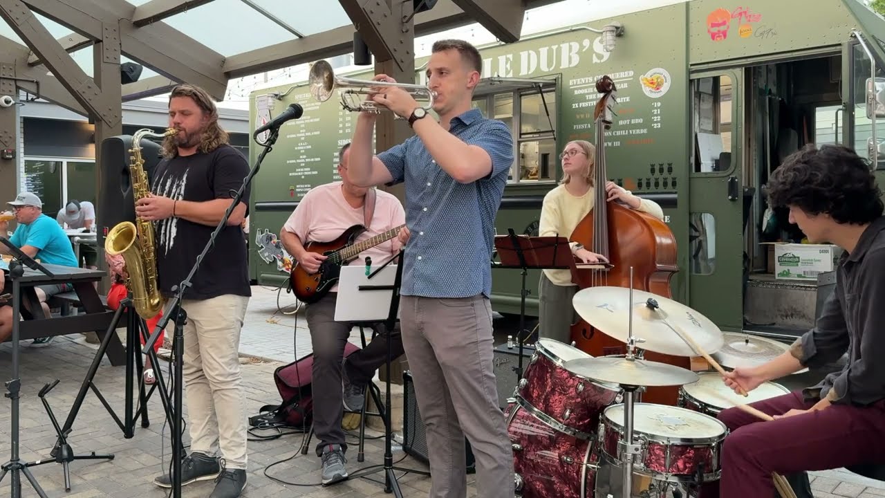 Promotional video thumbnail 4 for Jazz In Vivo