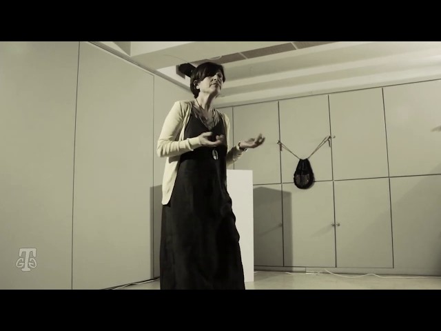 Vídeo relacionado con La princesa viene a las cuatro (Rosa y manzana)