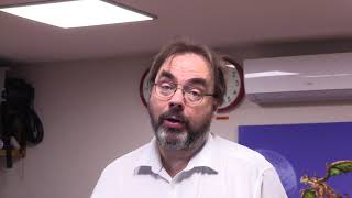 Apple UI vs Netflix UI