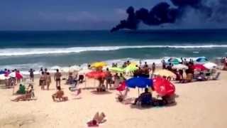 preview picture of video 'Incendio de embarcação no carnaval 2014 - barra da Tijuca - rj'