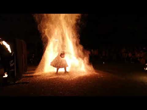 předvolební cirkus Ústí žije - Ohnivá show s pekelným mužem