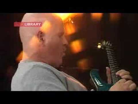 Stuart Bull - Jin & Jan - Smell The Love - Guitar Performance