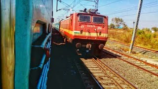 preview picture of video 'HighSpeed Crossing : Legendary GrandTrunk Express meets Andaman Express at Borkhedi | IndianRailways'