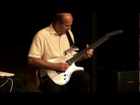 Adrian Belew Performs "Drive" - Sweetwater Sound