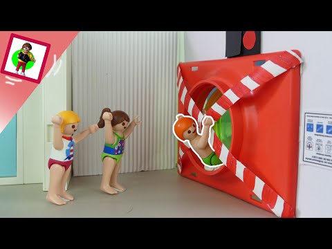 Playmobil film “The forbidden slide at the water park” The Jansen family / Children's film