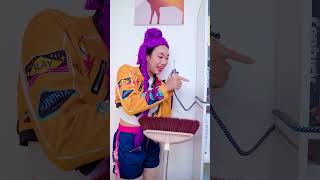 Rumi Sneaks Muzan’s Soda 😅🥤 #shorts #viral #funny #fypシ #huntrix #kpop