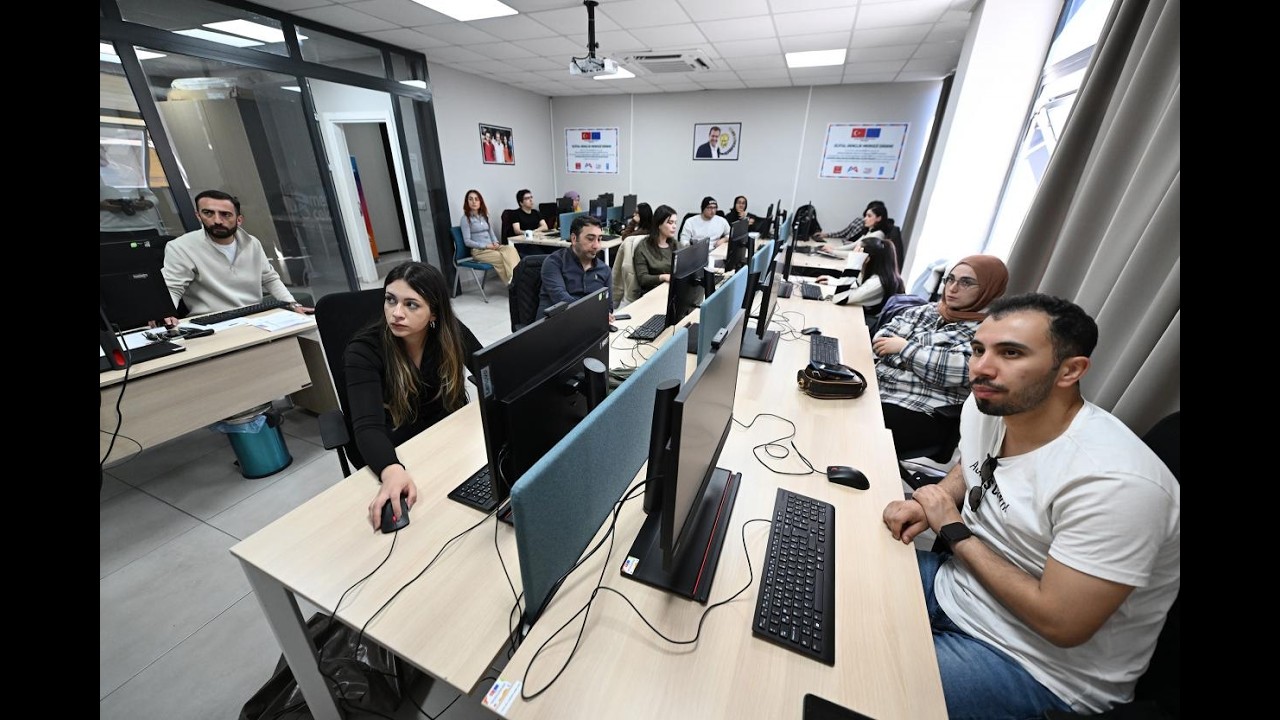 MERSİN BÜYÜKŞEHİR’DEN GENÇLERE YAPAY ZEKA VE VERİ ANALİZİ EĞİTİMİ