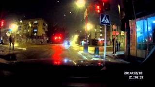 preview picture of video 'Светофор не для пешеходов?'