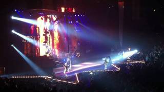 Motley Crue - Don&#39;t Go Away Mad (Just go Away) Live@Milwaukee 2011