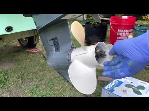 Changing an Outboard Motor Propeller - Yamaha 25 HP