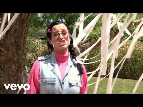Katy Perry - Get Off Me Everett! (Making of “Last Friday Night (T.G.I.F.)”) - Part 3