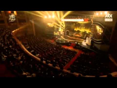 140116 #GoldenDisk Taeyeon & Tiffany MC Cut 10