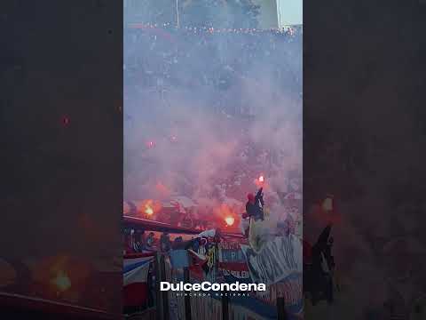 "vamo los Bolsos HINCHADA NACIONAL" Barra: La Banda del Parque &bull; Club: Nacional