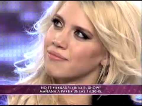Showmatch 2011 - Wanda Nara, embarazada y rodeada de fans