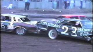 preview picture of video 'Laura's Auto Sales - Demolition Derby @ Rocky Hill State Fair, East Greenwich, RI  1986'