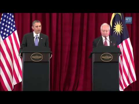 オバマ氏、NBAチームオーナーの人種差別発言を糾弾 (Obama Denounces NBA Team Owner's Racist Remarks)