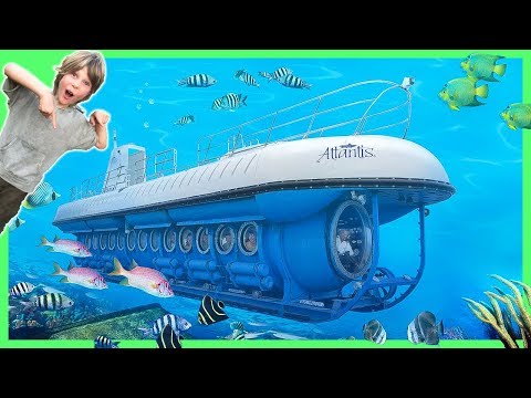 Axel Dives DEEP in the SEA on a SUBMARiNE with Atlantis Maui