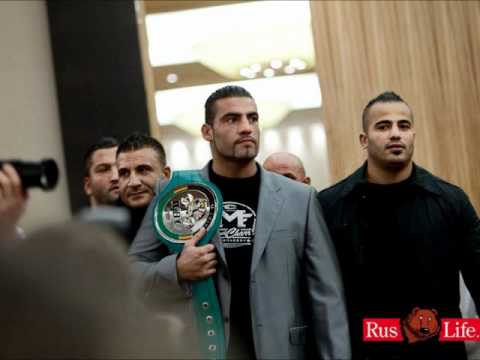 Manuel Charr ( LIB ) vs Vitali Klitschko ( UKR ) 8. September in Moskau
