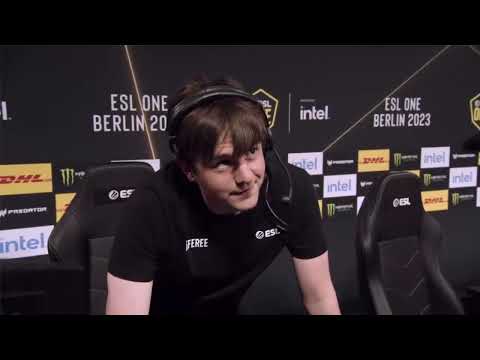 SLACKS asking ESL REFEREE the password of the lobby " Special interview with the REFEREE"