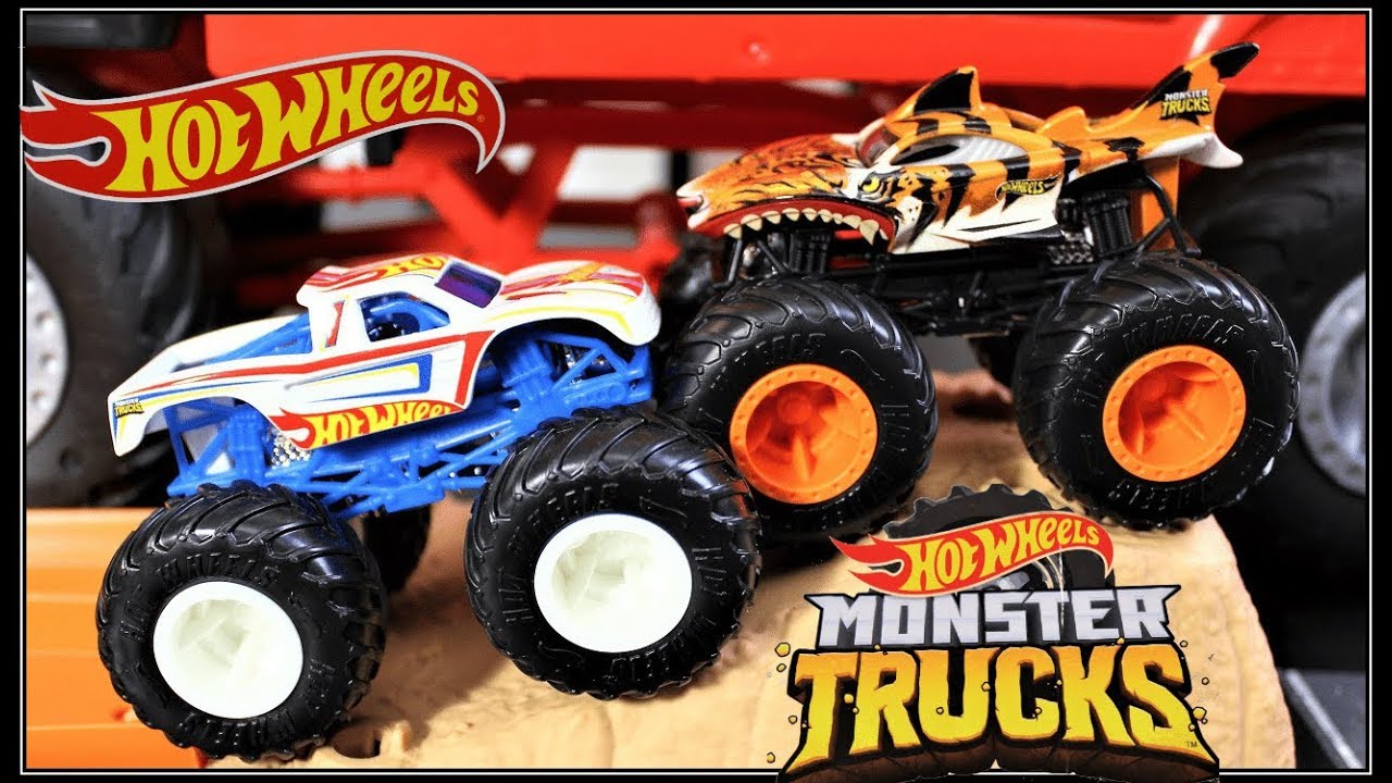 Monster Truck Monday 32: Hot Wheels Giant Wheel Monster Trucks Unboxing and Playing