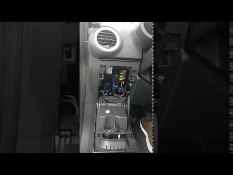 Position of the fuse/fusebox in the Opel Corsa D