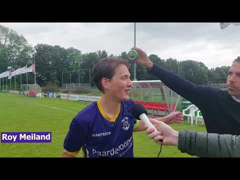 Roy Meiland en Terry Klokkemeijer na het kampioenschap van VVSB onder 23