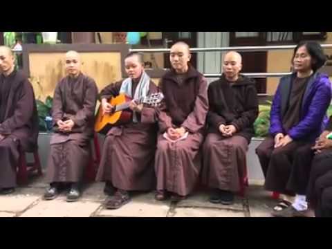 Ngày mới lên đồi - Sư cô Làng Mai