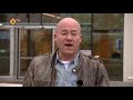 Johan van Laarhoven is terug in Nederland. Maar hoe moet het nu verder?