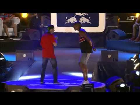 Dani vs Babi -Octavos- Final Nacional Red Bull Batalla de los Gallos 2013 (Oficial)