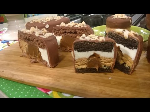 Alfajor helado relleno y bañado en chocolate