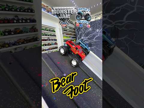 #monsterjam #Toy #MonsterTruck race | Viewer request 387 | #Bearfoot 🆚 #Bigfoot #Classic #Race