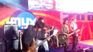 Zelle - Lihim (Live at MYXMO! 2008)