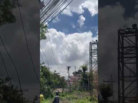 भोटेकोशीमा आएको बाढीका कारण क्षतिग्रस्त विद्युत् प्रणालीलाई सुचारु गर्न प्राधिकरणले गर्दैछ काम ।
