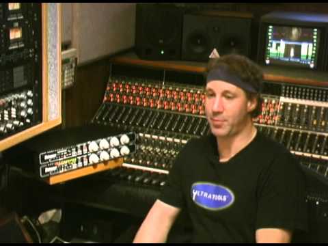 Distressor Demo w/Dave Derr on Synth Bass (part 5)