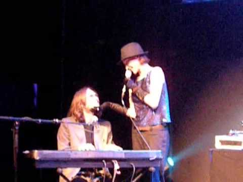 ich bin von kopf bis fuss auf Liebe eingestellt